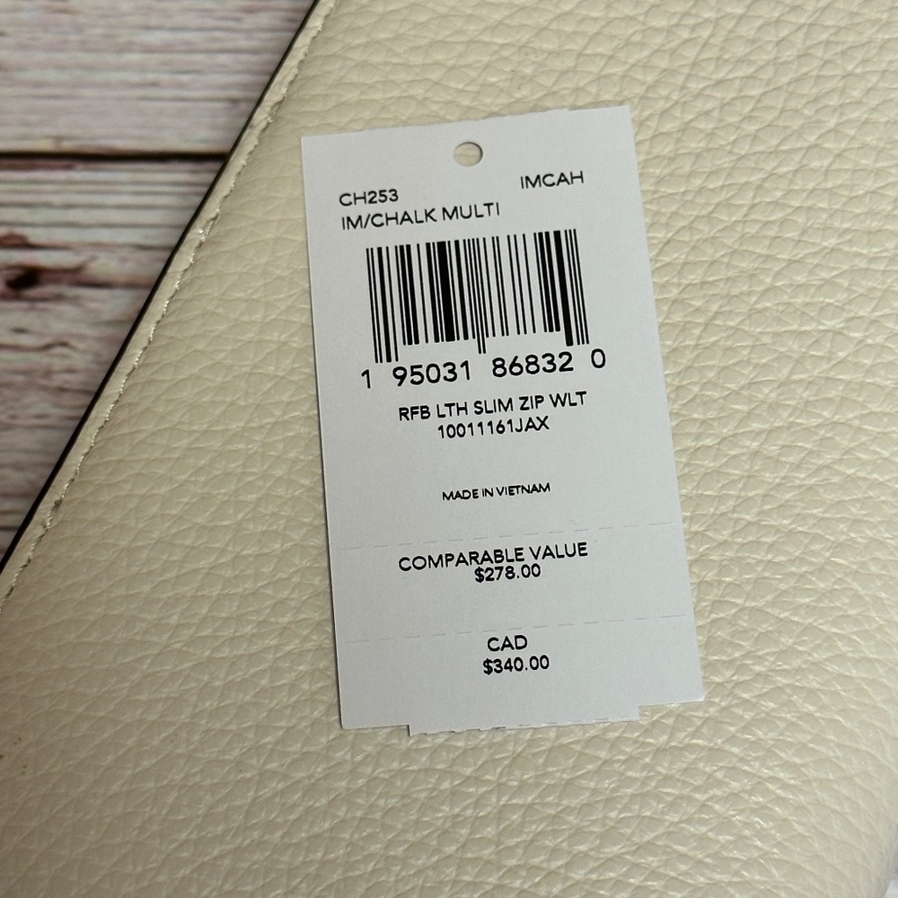 Coach Slim Zip Wallet With Floral Cluster Print Interior - Picture 6 of 6